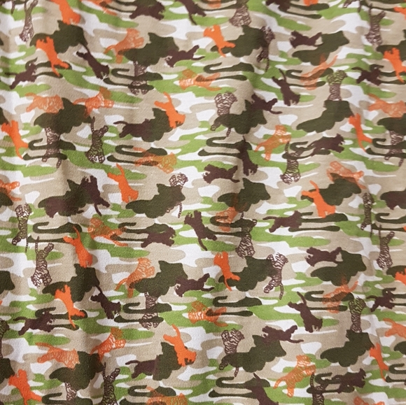 Tank top in fatigues - Picture 2 of 2